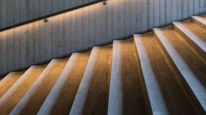 Perché applicare una vernice antiscivolo sulle scale